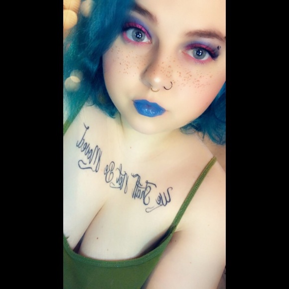 Meet your Posher! - Picture 3 of 4